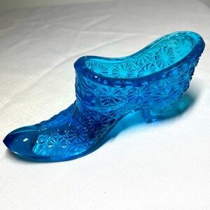 Fenton Glass Blue Daisy Button High Heel Shoe. Add to your collection!